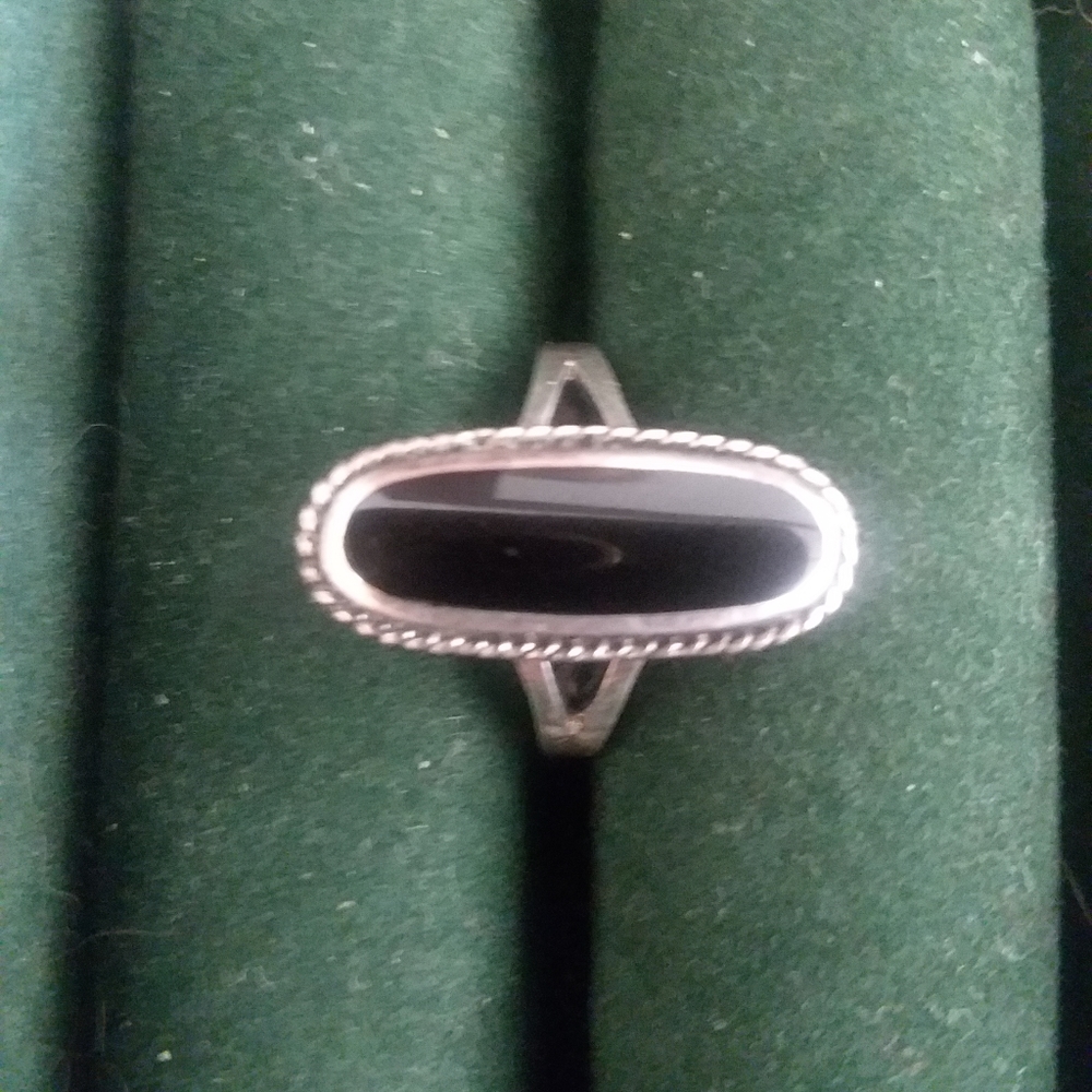 Black onyx ring